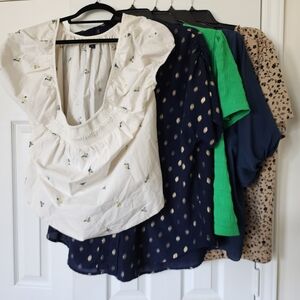 Women's Tops 5 In This Box